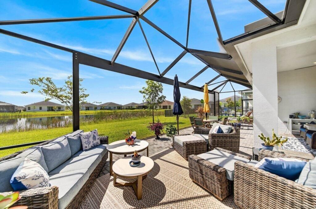 outdoorliving1.jpg-SMALL