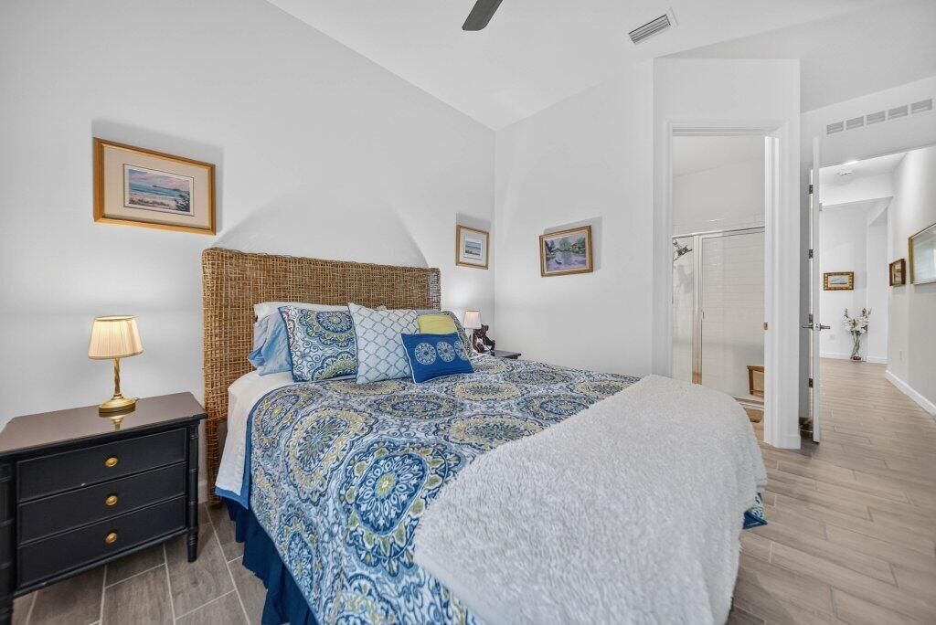 guest2.jpg-SMALL