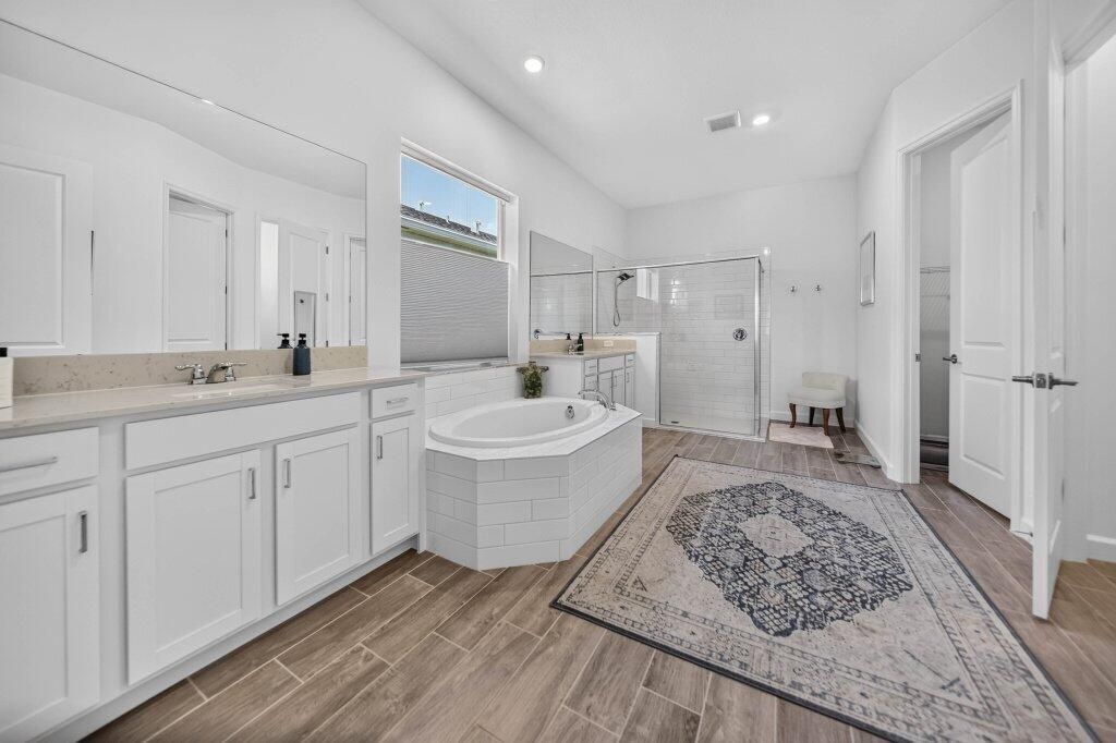 primarybath2.jpg-SMALL