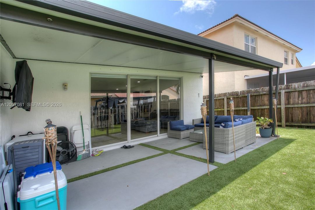 En Venta: $550,000 (3 camas, 2 baños, 1903 Pies cuadrados)