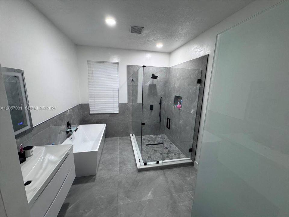 En Venta: $550,000 (3 camas, 2 baños, 1903 Pies cuadrados)