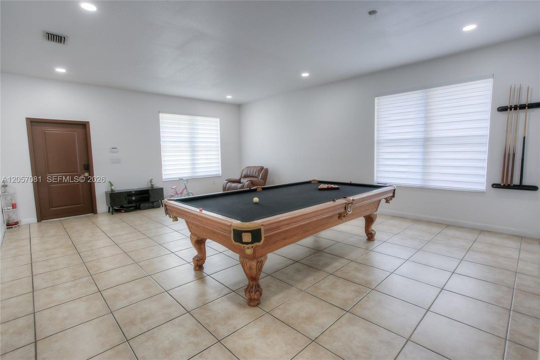 En Venta: $550,000 (3 camas, 2 baños, 1903 Pies cuadrados)