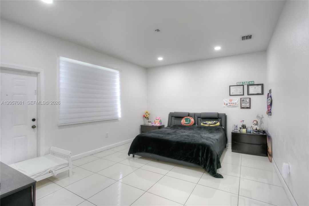 En Venta: $550,000 (3 camas, 2 baños, 1903 Pies cuadrados)