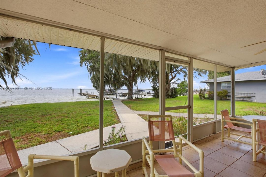 Activo con contrato: $655,000 (4 camas, 2 baños, 1448 Pies cuadrados)