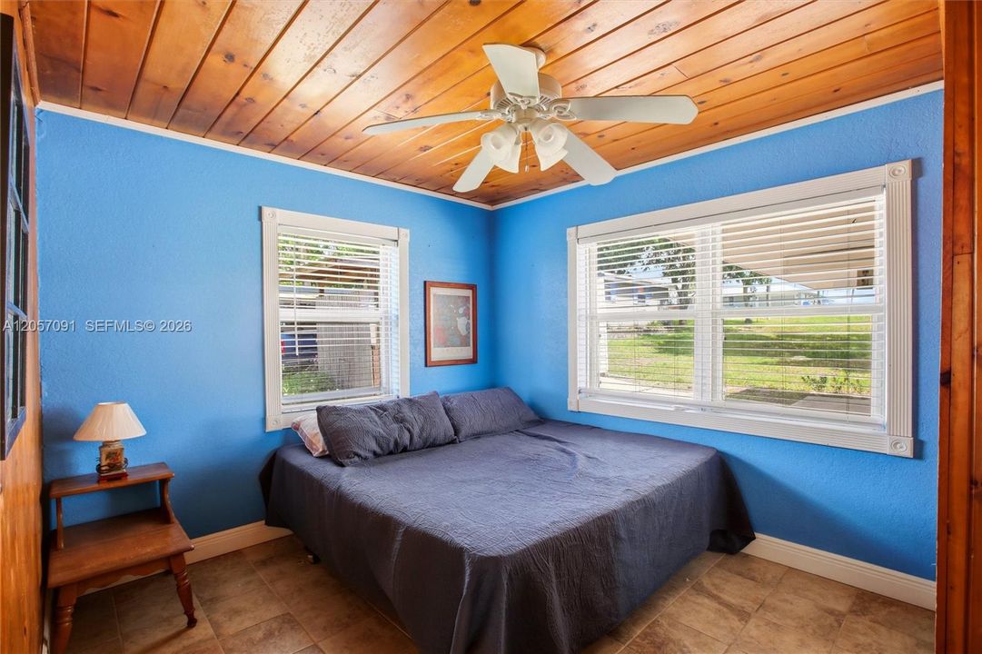 Activo con contrato: $655,000 (4 camas, 2 baños, 1448 Pies cuadrados)