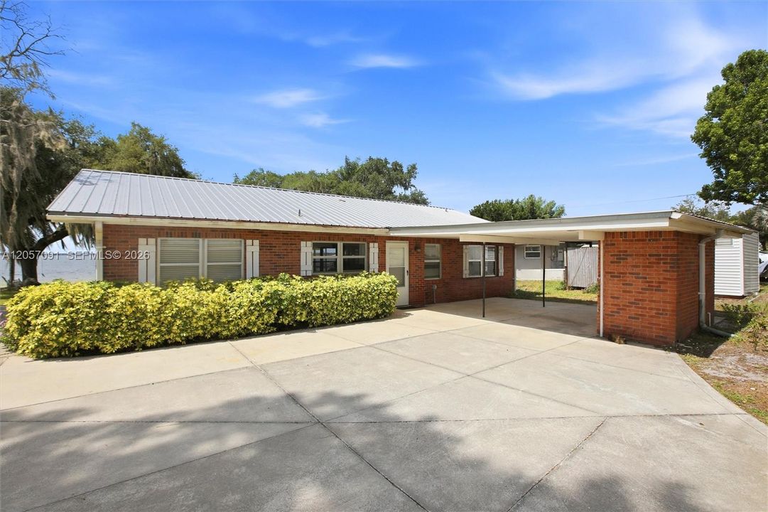 Activo con contrato: $655,000 (4 camas, 2 baños, 1448 Pies cuadrados)