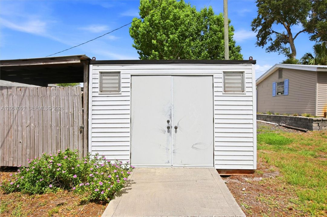 Activo con contrato: $655,000 (4 camas, 2 baños, 1448 Pies cuadrados)