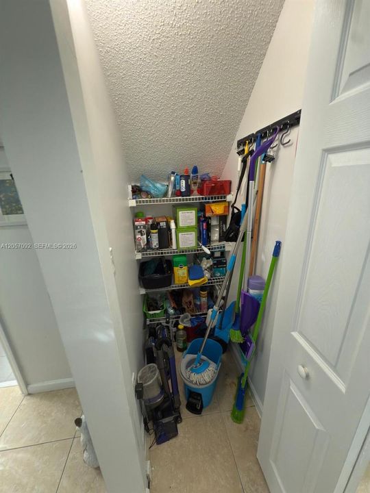 В аренду: $2,999 (4 спален, 3 ванн, 1386 Квадратных фут)
