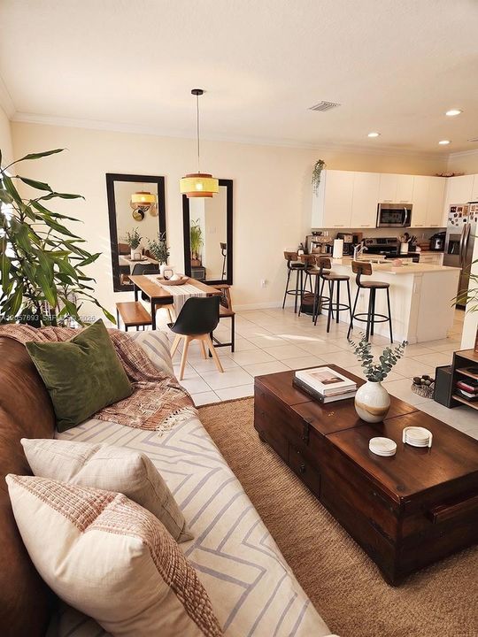 En Venta: $475,000 (3 camas, 2 baños, 1695 Pies cuadrados)