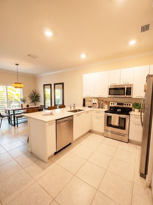 En Venta: $475,000 (3 camas, 2 baños, 1695 Pies cuadrados)