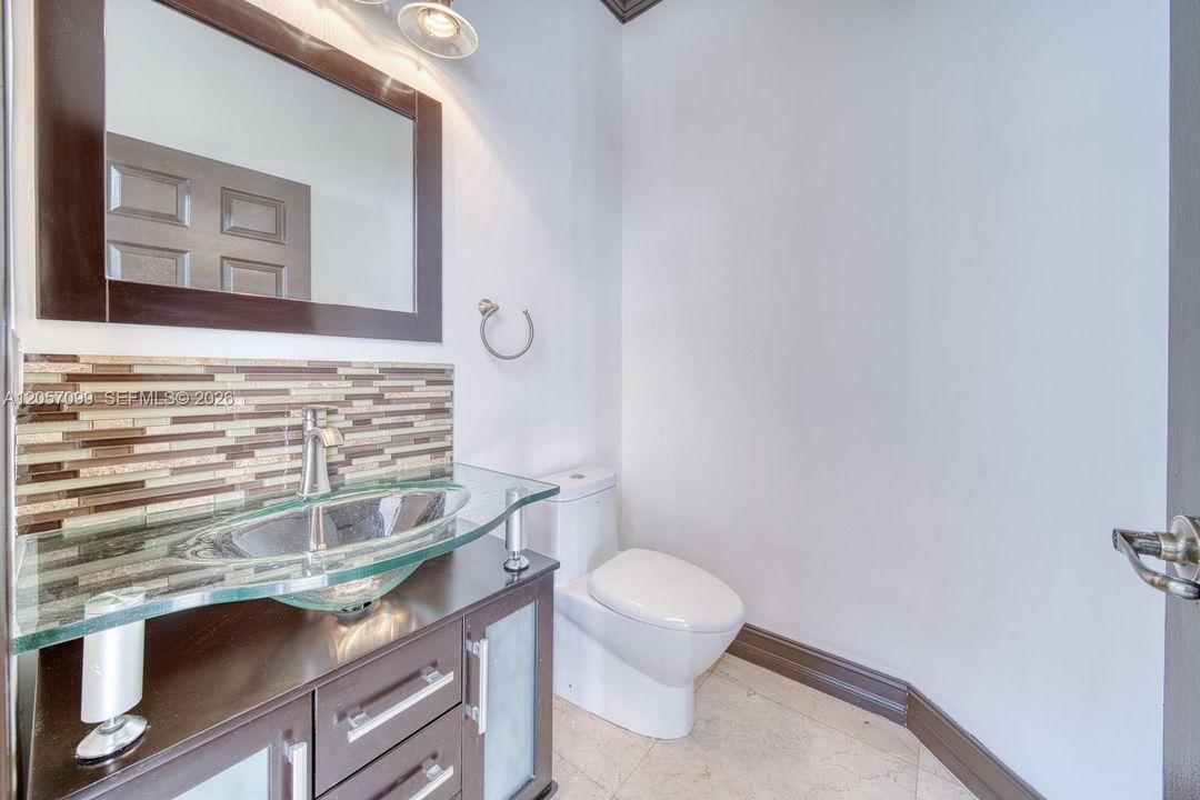 En Renta: $3,600 (3 camas, 3 baños, 1700 Pies cuadrados)