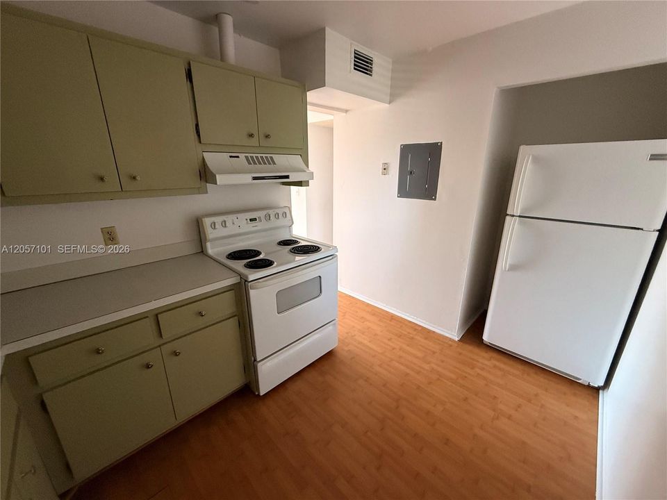 В аренду: $1,725 (1 спален, 1 ванн, 715 Квадратных фут)