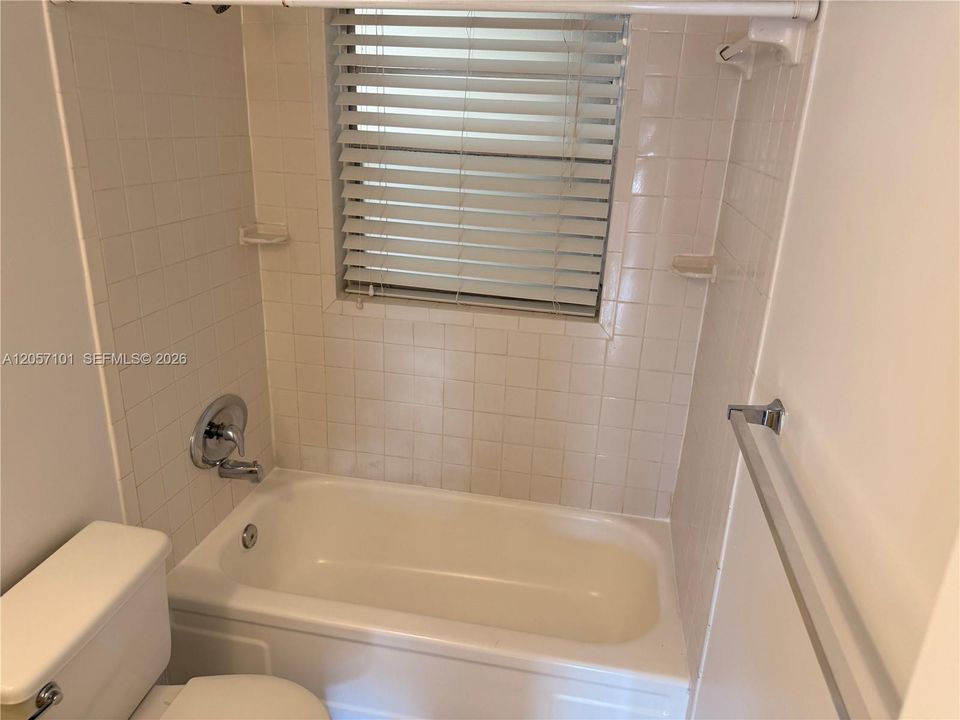В аренду: $1,725 (1 спален, 1 ванн, 715 Квадратных фут)