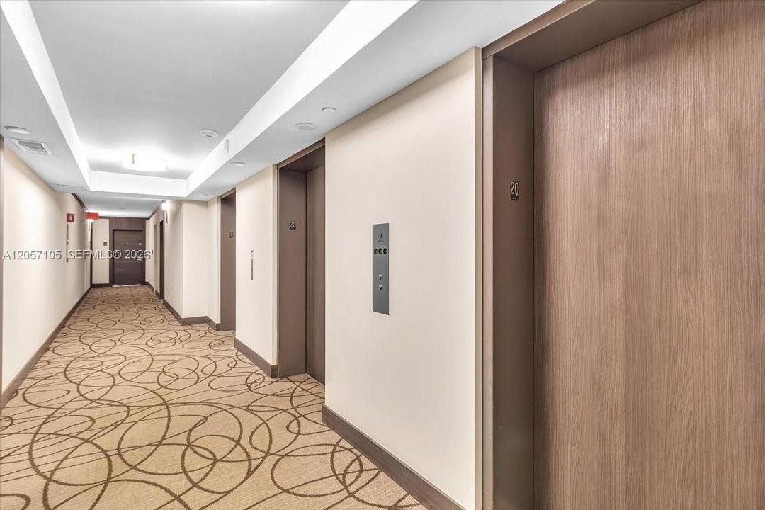 На продажу: $479,000 (2 спален, 2 ванн, 1213 Квадратных фут)