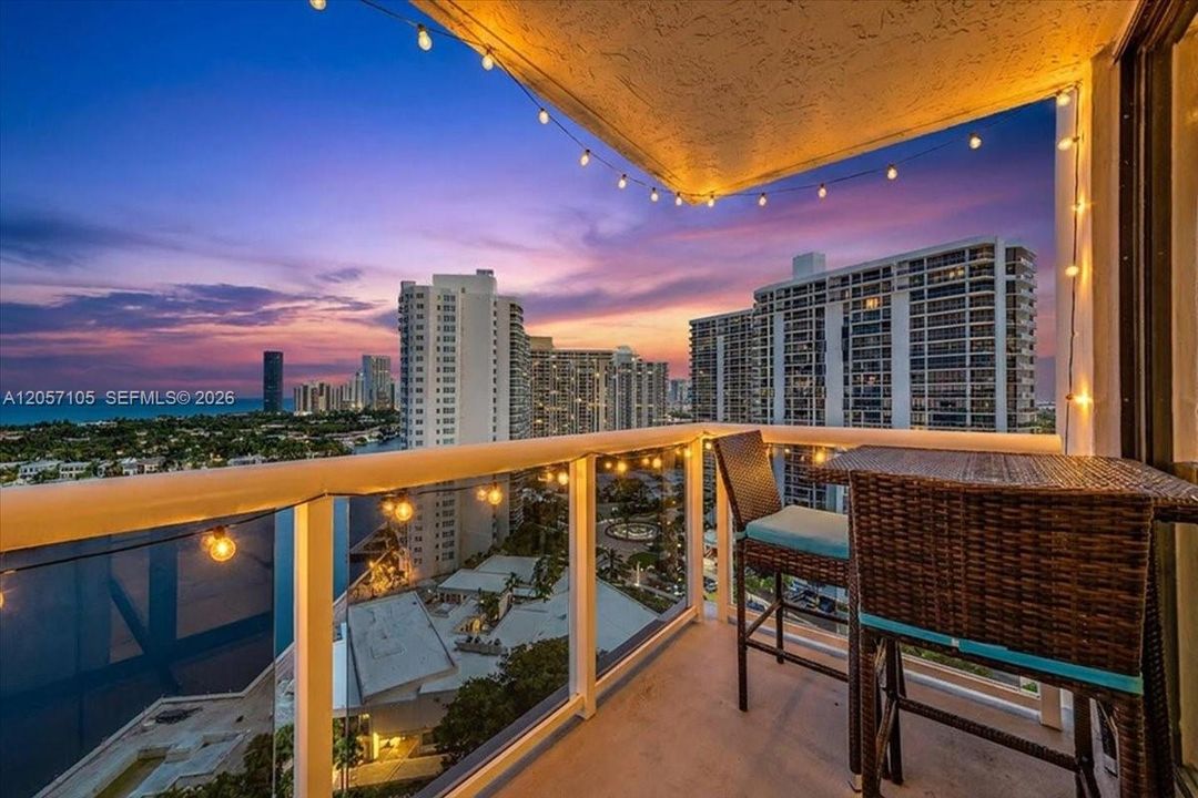 На продажу: $479,000 (2 спален, 2 ванн, 1213 Квадратных фут)