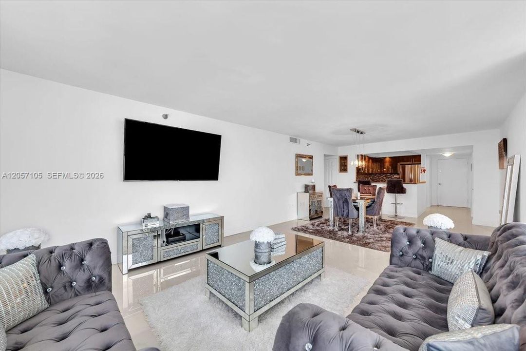 На продажу: $479,000 (2 спален, 2 ванн, 1213 Квадратных фут)