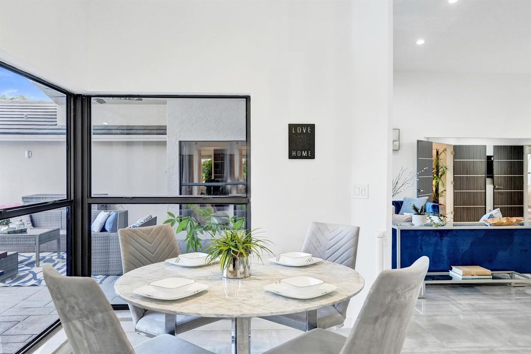 Breakfast Nook 2