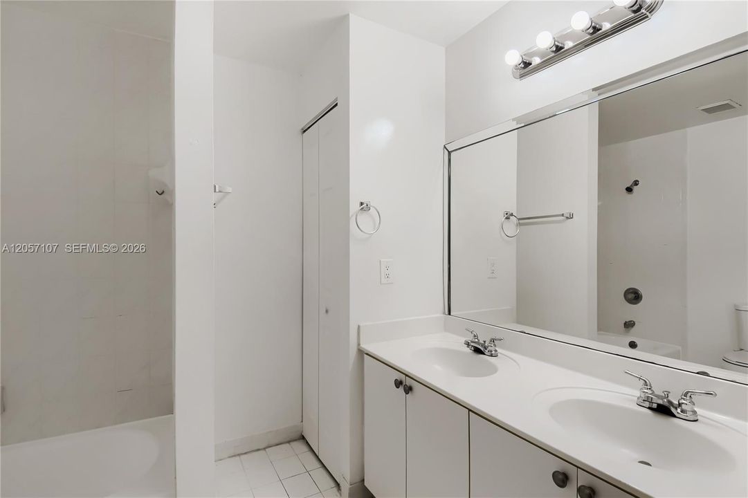 На продажу: $469,900 (4 спален, 3 ванн, 1724 Квадратных фут)