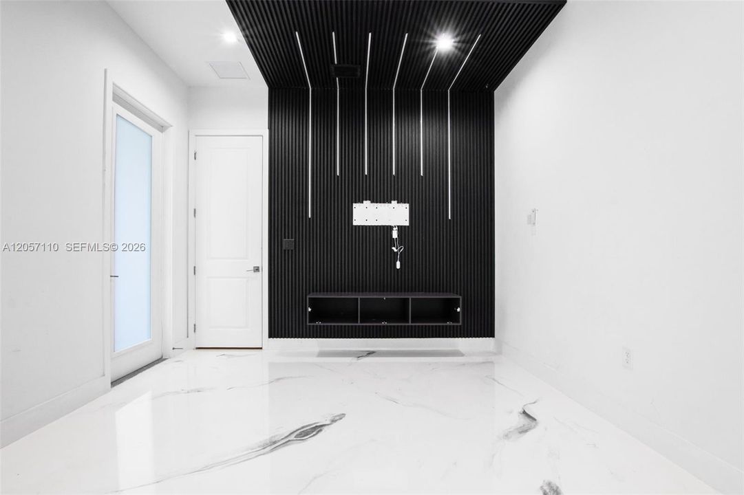 В аренду: $2,500 (1 спален, 1 ванн, 3945 Квадратных фут)