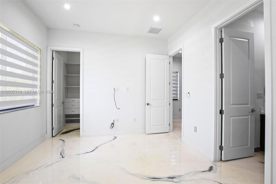 В аренду: $2,500 (1 спален, 1 ванн, 3945 Квадратных фут)