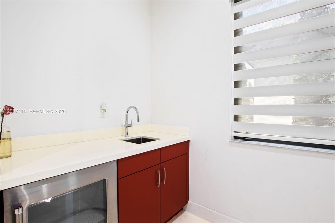 В аренду: $2,500 (1 спален, 1 ванн, 3945 Квадратных фут)