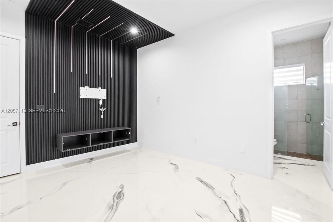 В аренду: $2,500 (1 спален, 1 ванн, 3945 Квадратных фут)