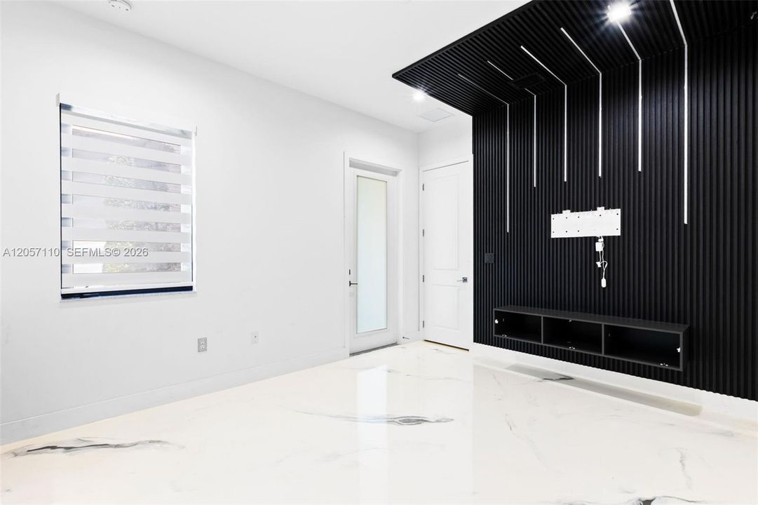 В аренду: $2,500 (1 спален, 1 ванн, 3945 Квадратных фут)