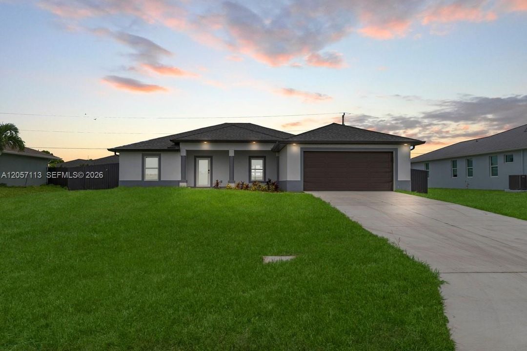 На продажу: $449,999 (4 спален, 3 ванн, 1683 Квадратных фут)