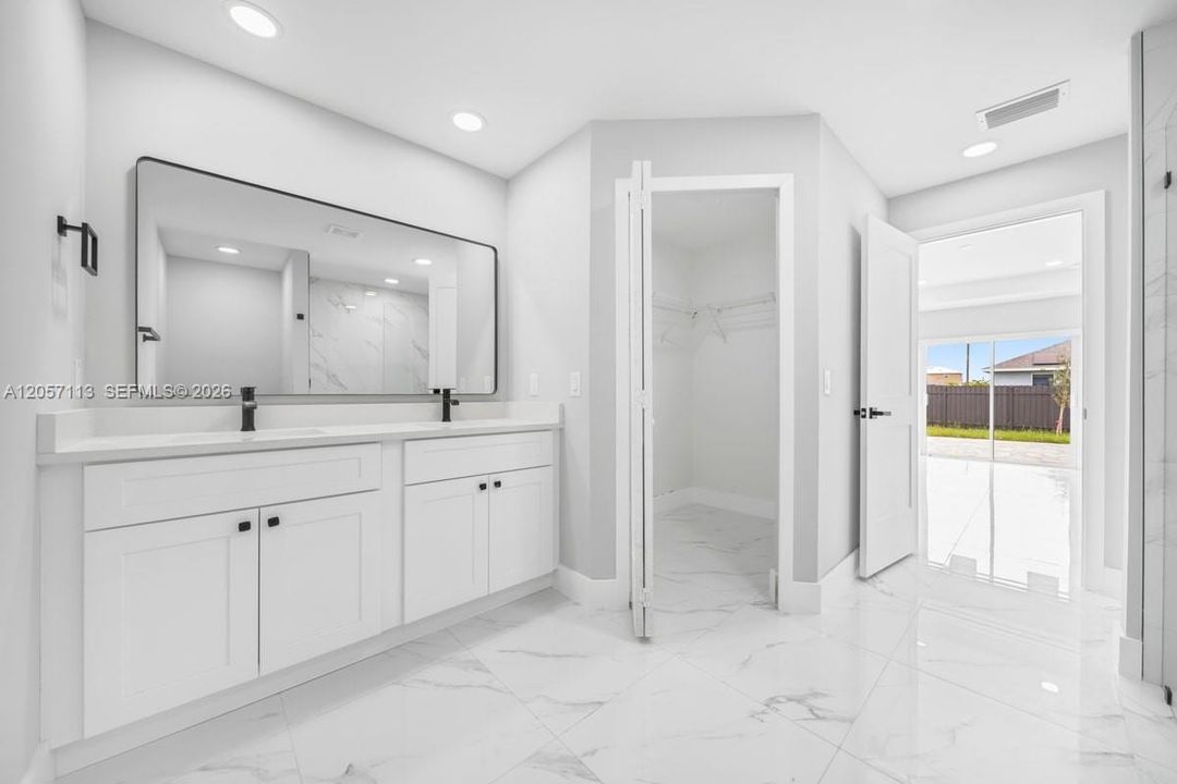 На продажу: $449,999 (4 спален, 3 ванн, 1683 Квадратных фут)