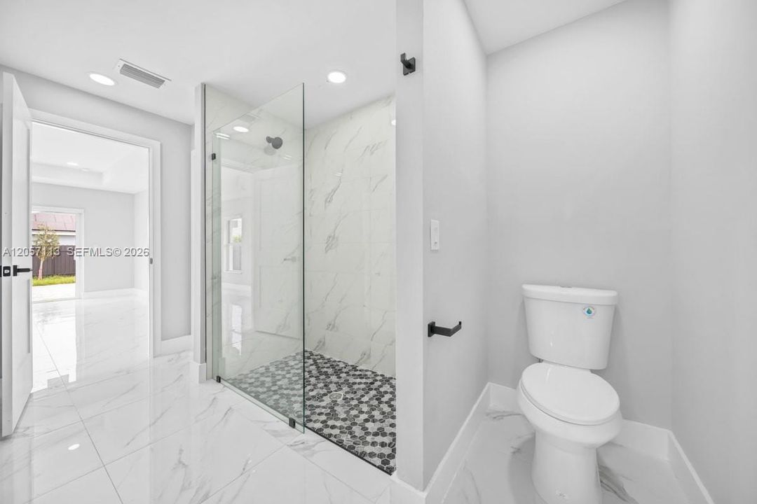 На продажу: $449,999 (4 спален, 3 ванн, 1683 Квадратных фут)