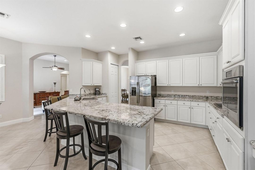 42-web-or-mls-2553_NW_Crystal_Lake_Dr_04
