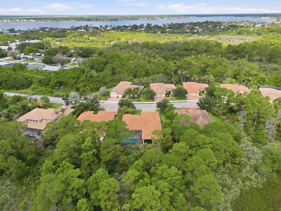 75-web-or-mls-2553_NW_Crystal_Lake_Dr_Dr