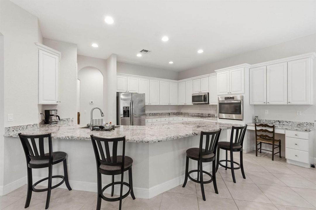 43-web-or-mls-2553_NW_Crystal_Lake_Dr_04