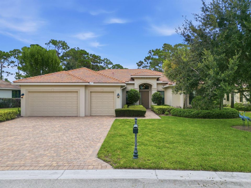 62-web-or-mls-2553_NW_Crystal_Lake_Dr_Dr