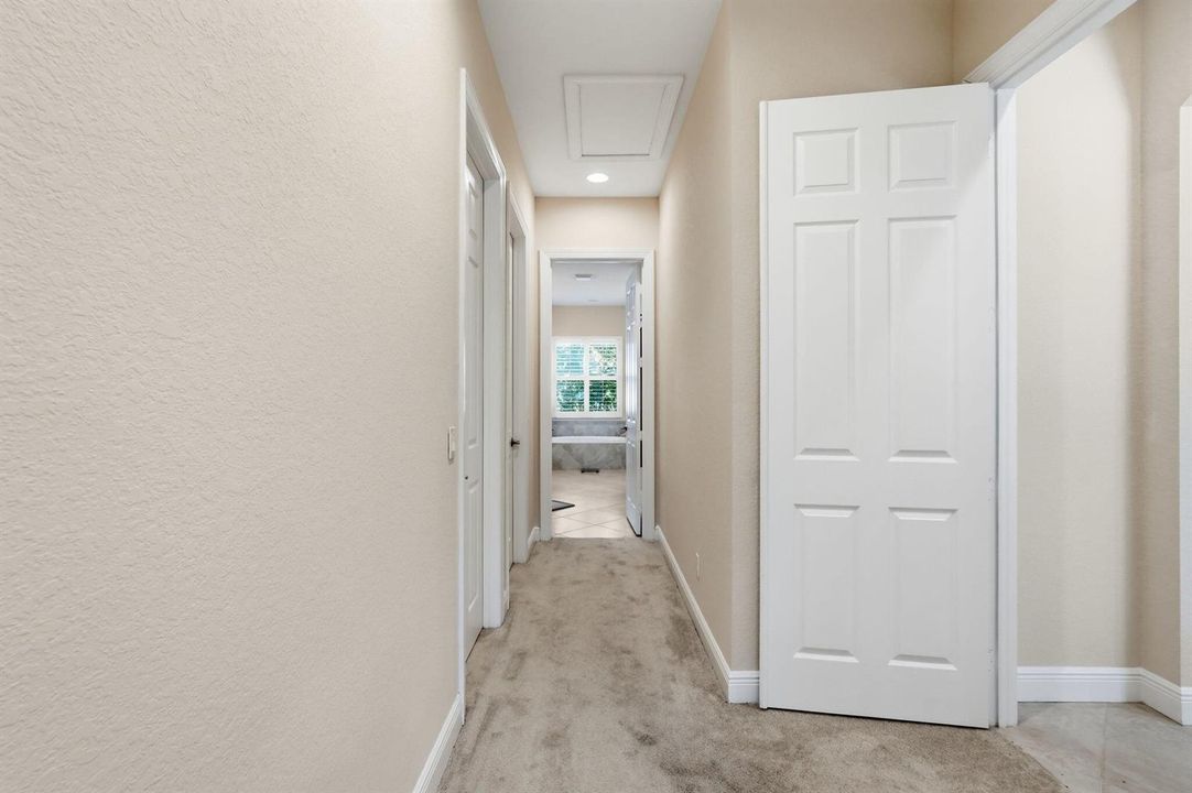 8-web-or-mls-2553_NW_Crystal_Lake_Dr_008