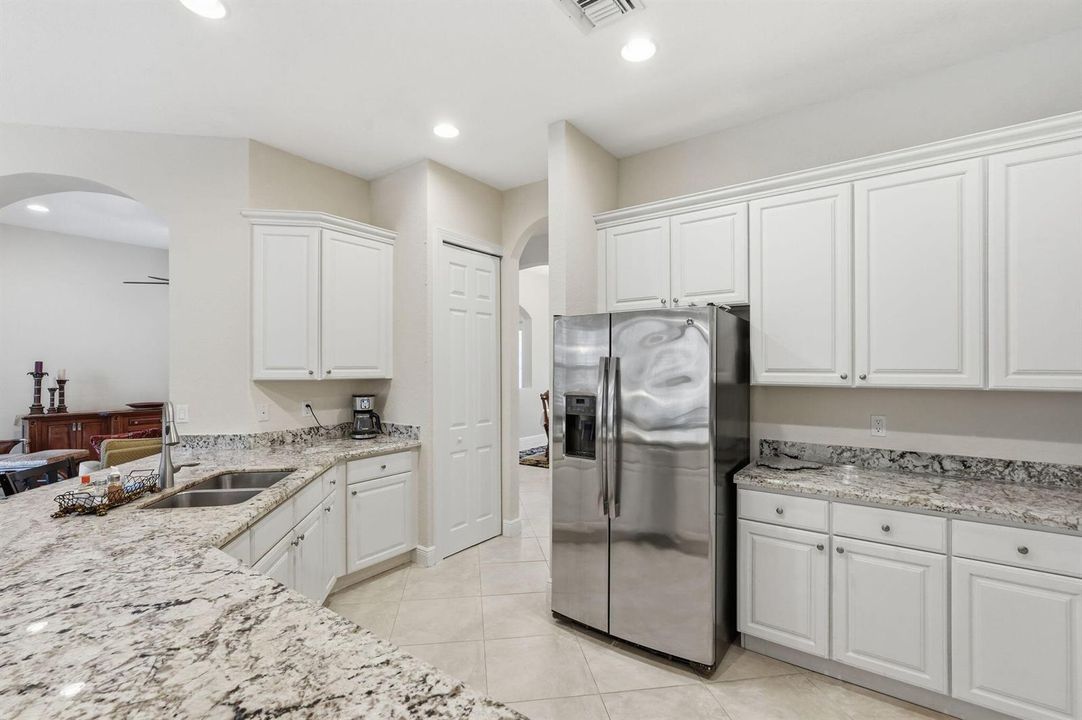45-web-or-mls-2553_NW_Crystal_Lake_Dr_04