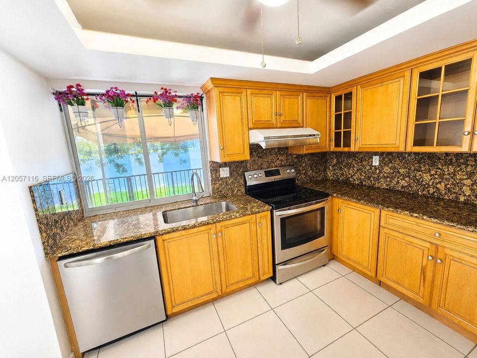 На продажу: $425,000 (3 спален, 2 ванн, 1520 Квадратных фут)