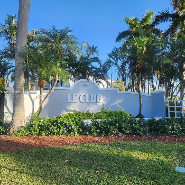 For Rent: $2,150 (2 beds, 2 baths, 1113 Square Feet)