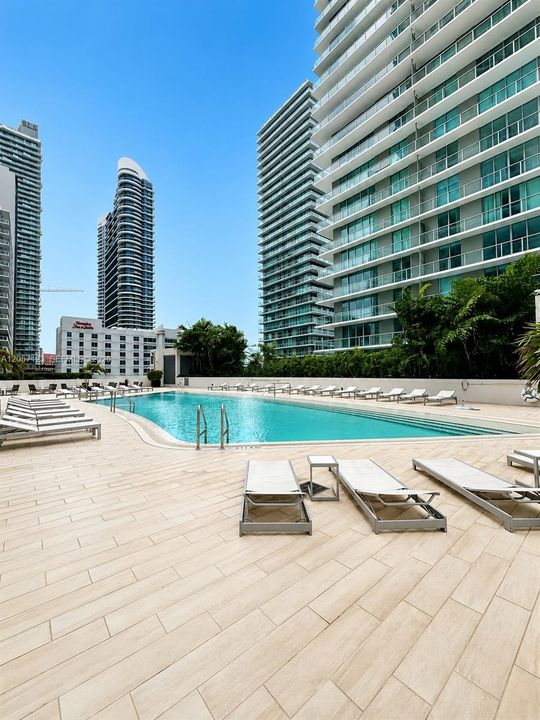 В аренду: $3,700 (1 спален, 1 ванн, 812 Квадратных фут)