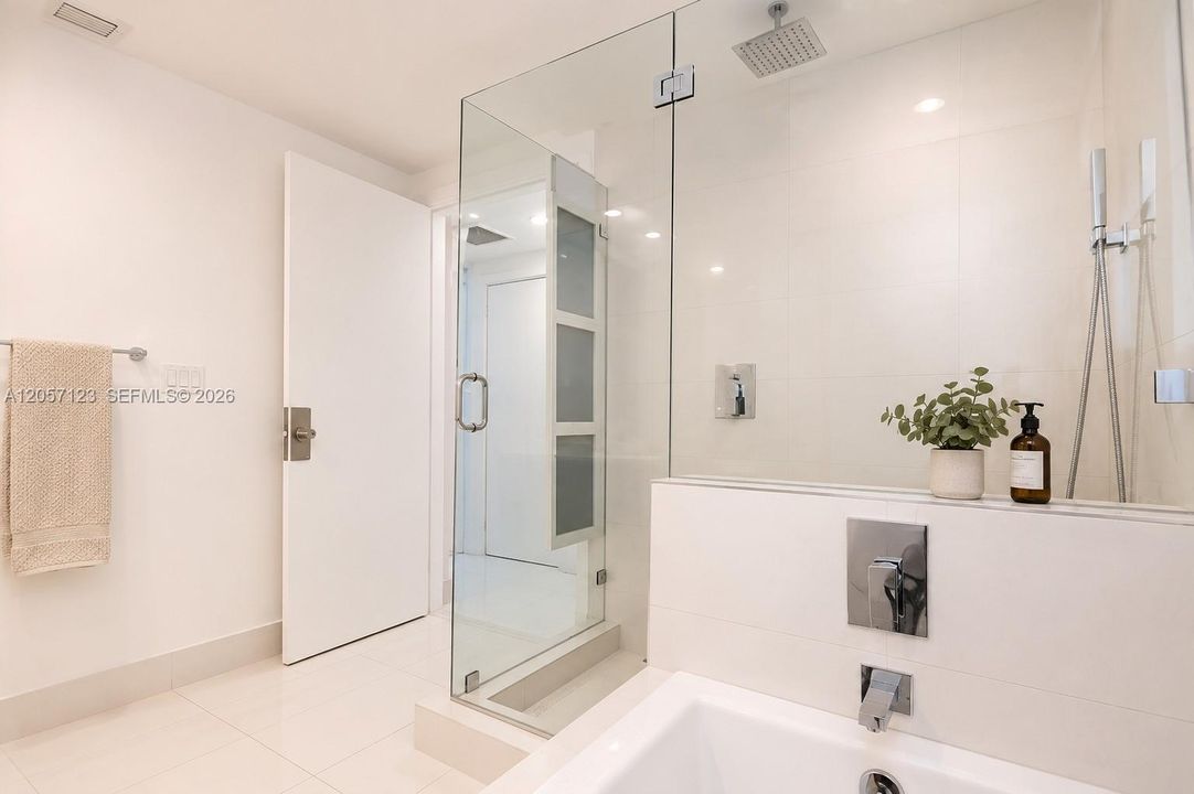 В аренду: $3,700 (1 спален, 1 ванн, 812 Квадратных фут)