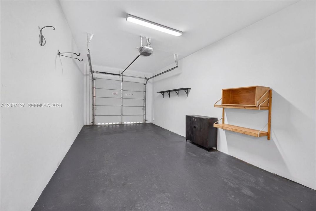 En Renta: $8,800 (3 camas, 2 baños, 2220 Pies cuadrados)