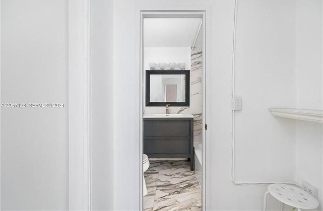 В аренду: $2,350 (0 спален, 1 ванн, 540 Квадратных фут)