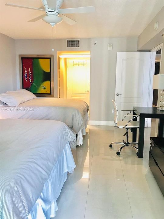 For Rent: $3,150 (1 beds, 1 baths, 825 Square Feet)
