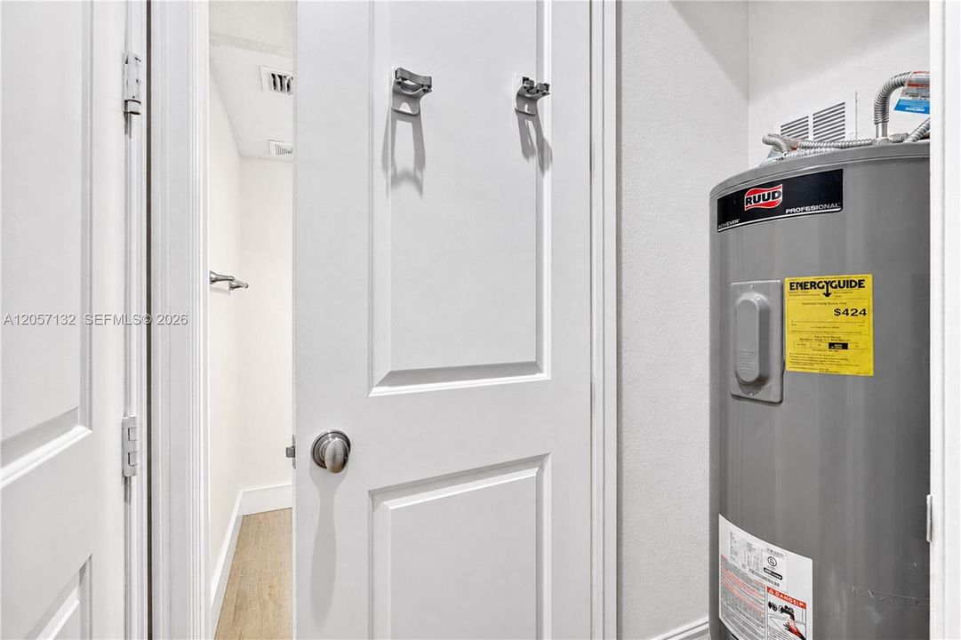 For Rent: $4,500 (3 beds, 2 baths, 1892 Square Feet)