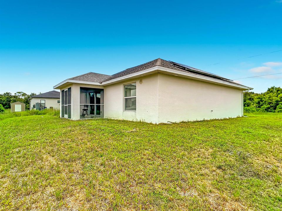 2501 E 17th Street-15
