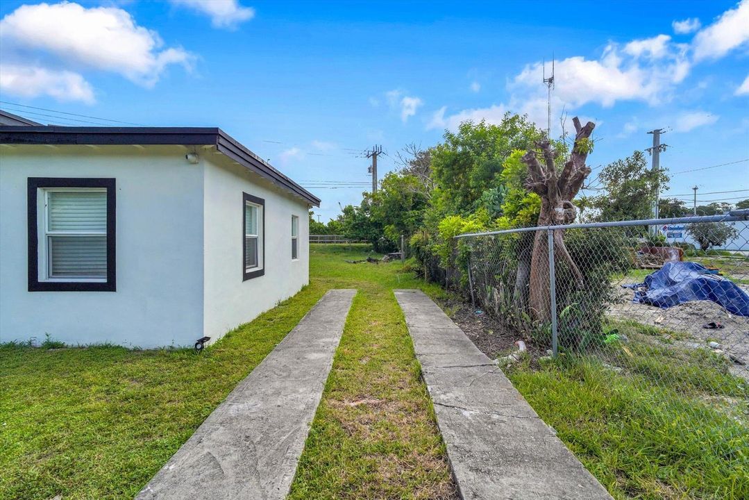 03-41 William Rd-3
