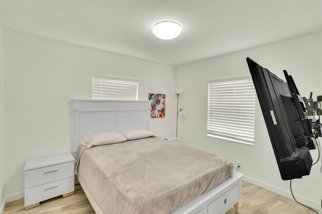 15-41 William Rd-15