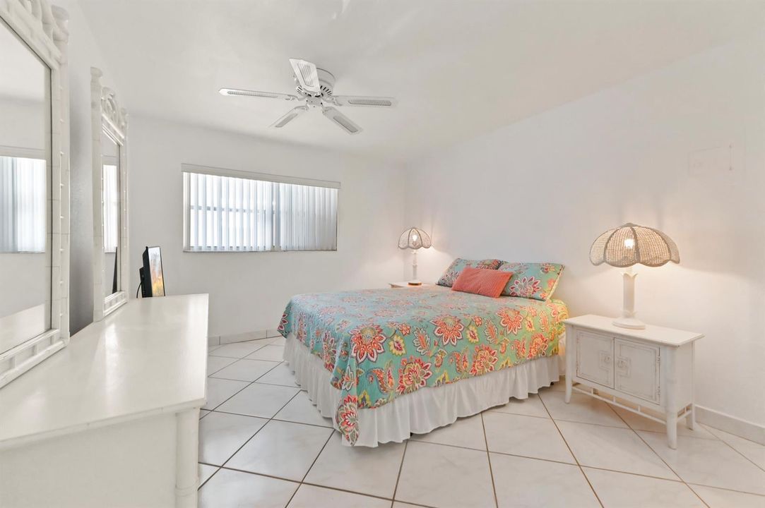 13 Bedroom 01