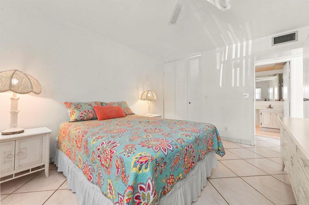 14 Bedroom 02