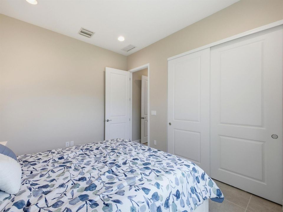 Bedroom_5_2